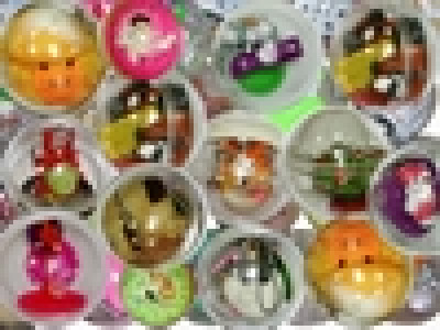 Игрушки в капсулах